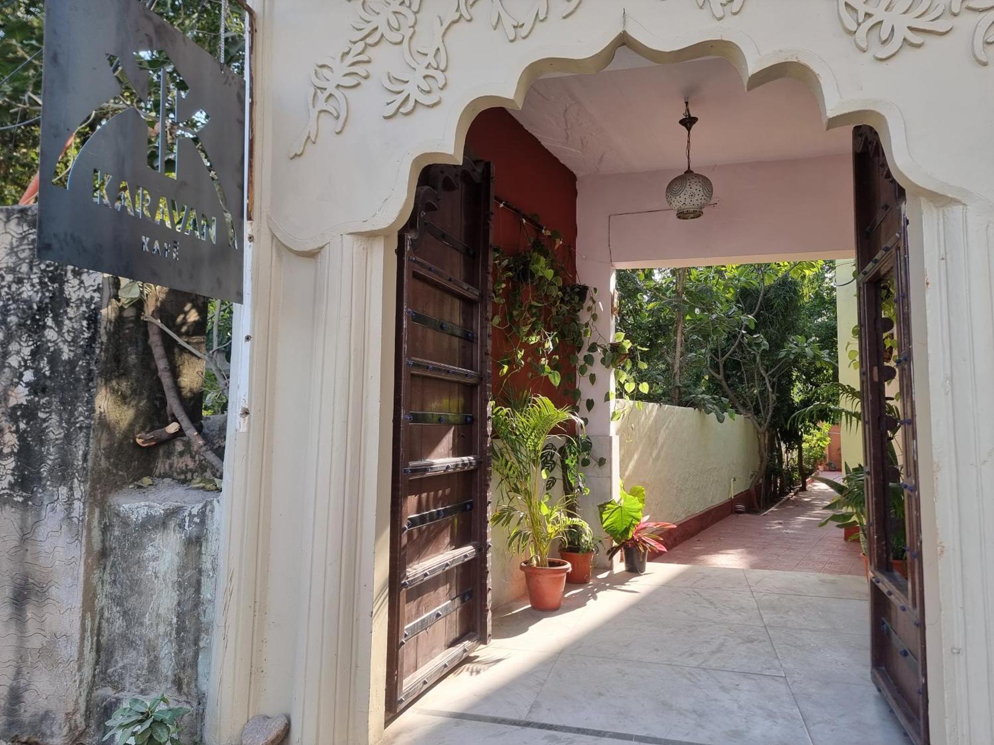 Karavan Kafe Pushkar Exteriör bild